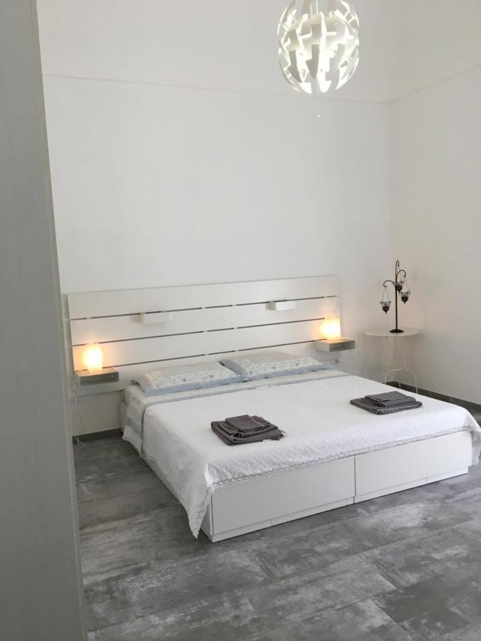 Hotel Pierpa'S House O Casa Pierpa Aeroporto di Catania Fontana Rossa Esterno foto